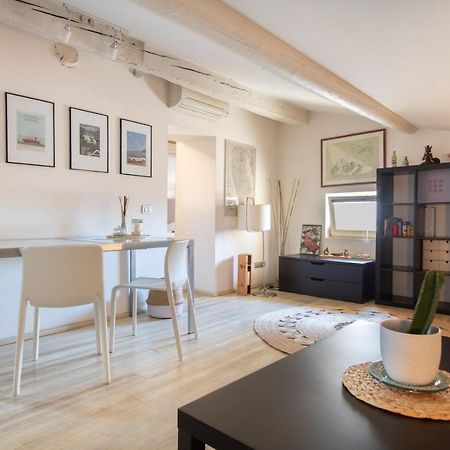 Stunning Top Floor Flat In The Heart Of 베로나 외부 사진