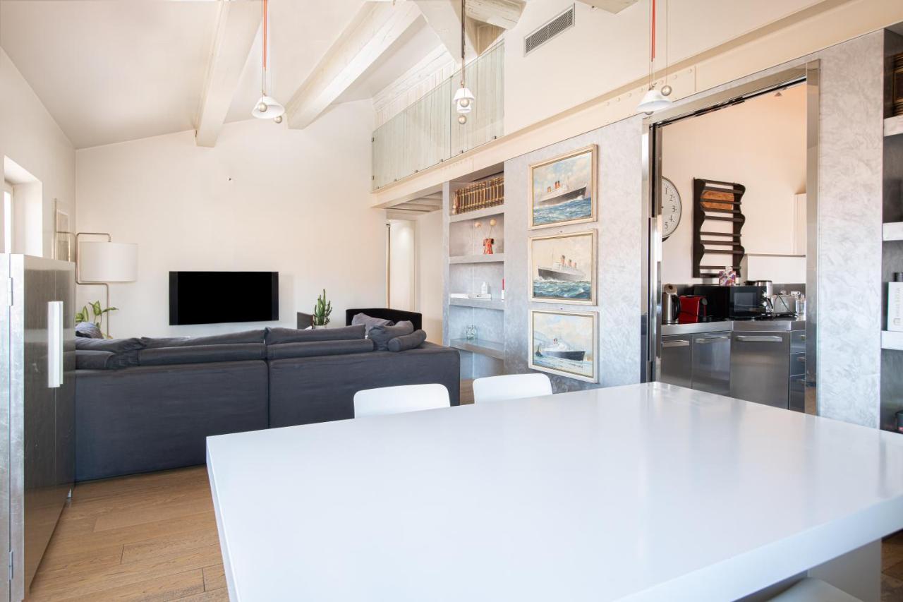 Stunning Top Floor Flat In The Heart Of 베로나 외부 사진