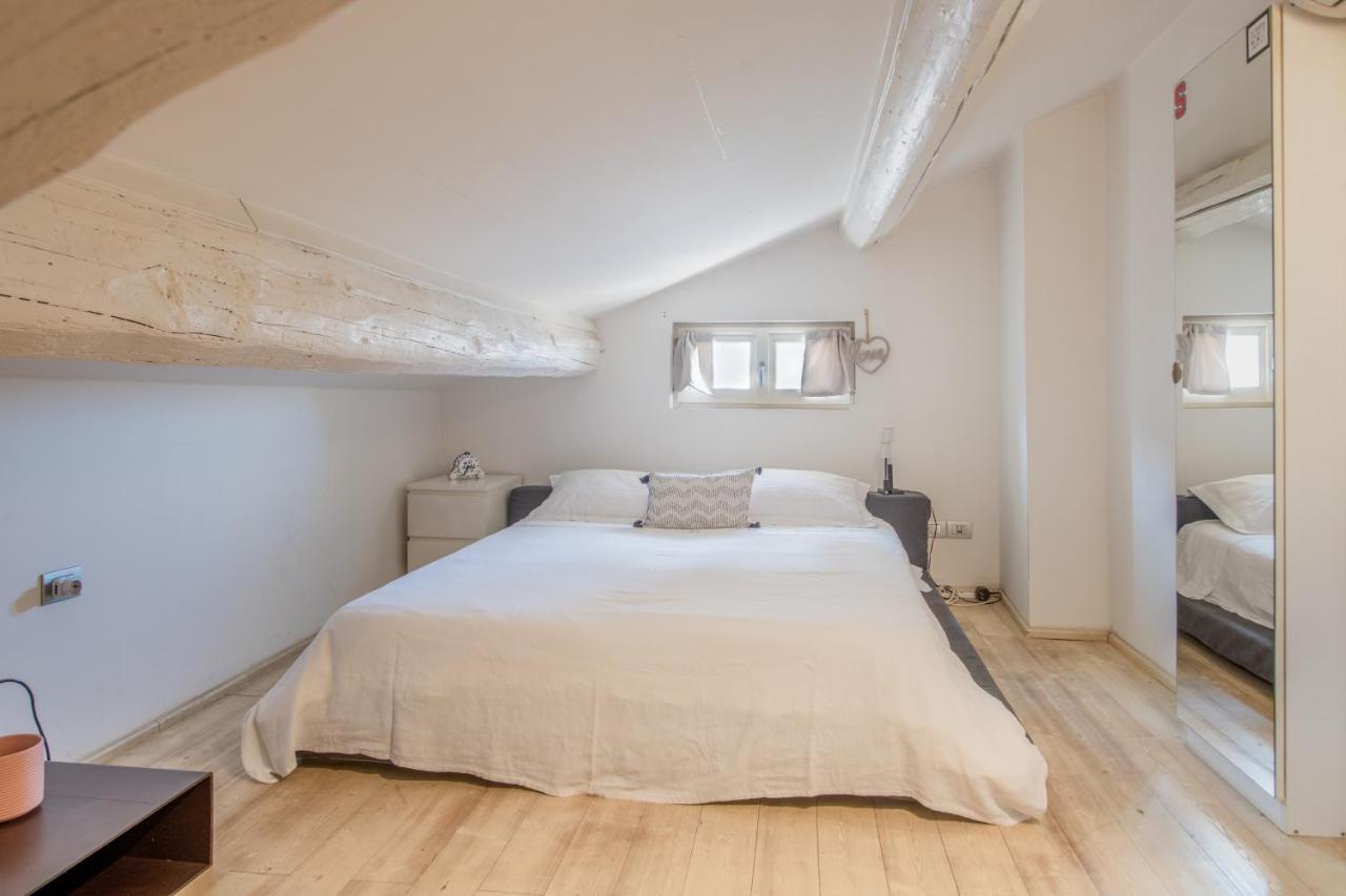 Stunning Top Floor Flat In The Heart Of 베로나 외부 사진